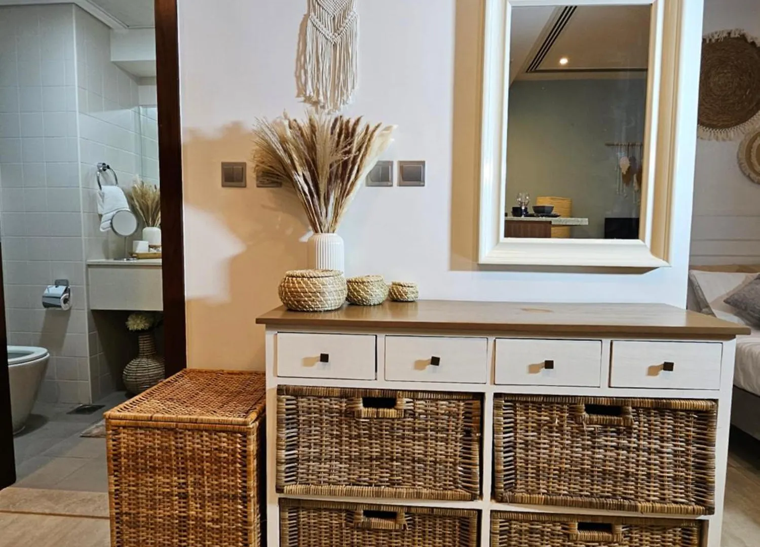 Modern Jbr Studio With Beach & Pool Access - Dubai Marina Apartment