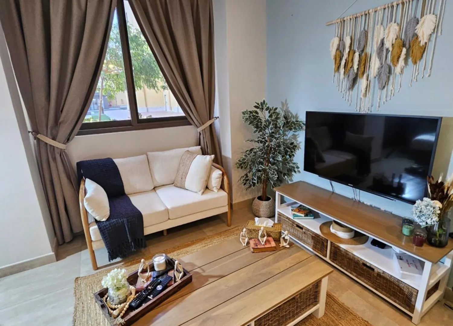 Modern Jbr Studio With Beach & Pool Access - Dubai Marina Apartment