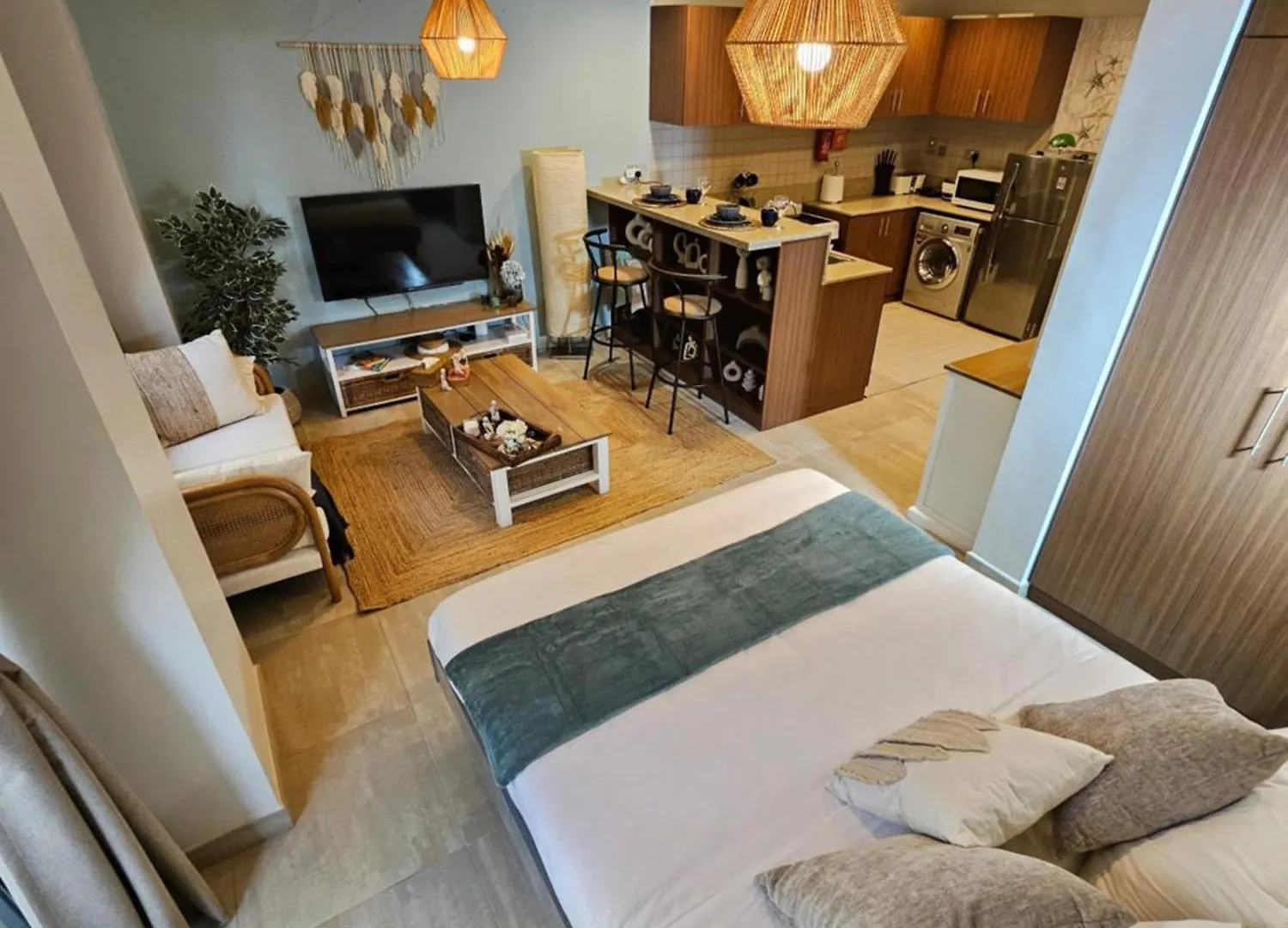Modern Jbr Studio With Beach & Pool Access - Dubai Marina Apartment
